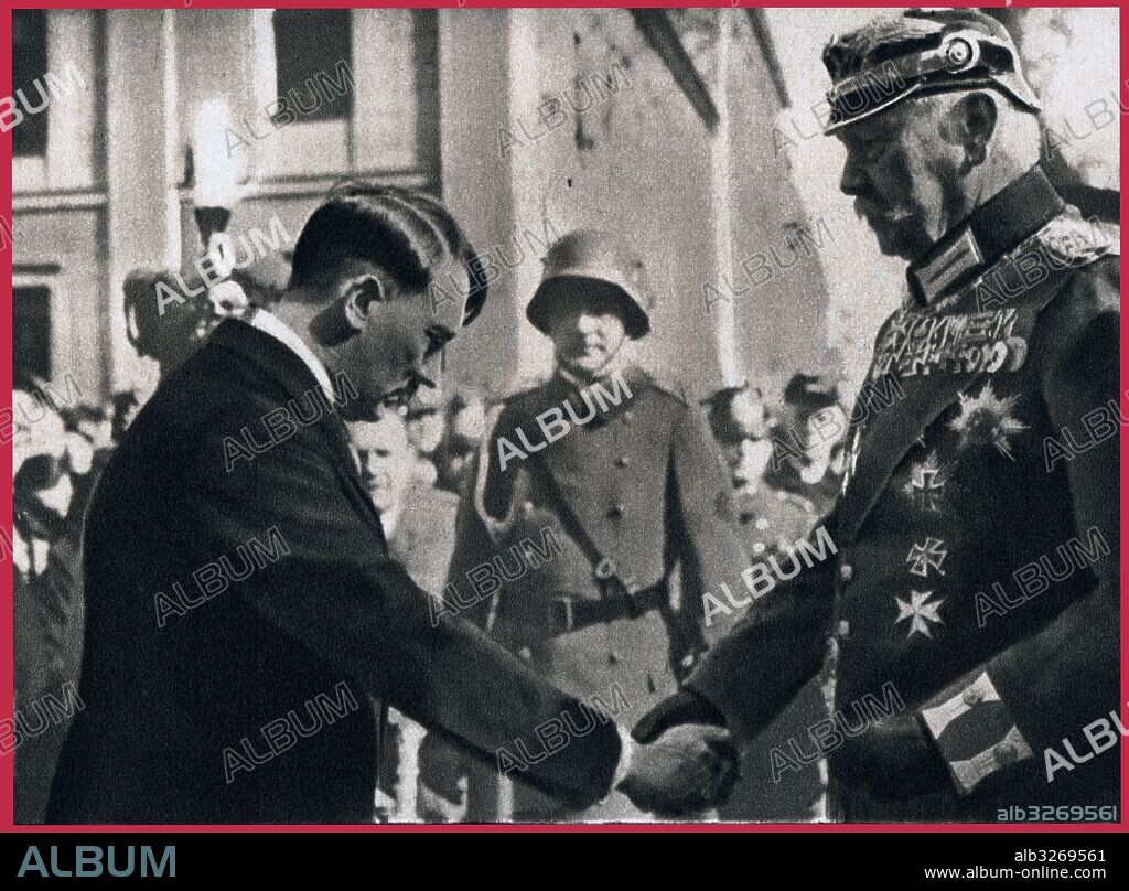 Paul von Hindenburg (1847-1934), presidente de la república de Alemania, y Adolf Hitler (1889-1945), tras el nombramiento de éste como canciller en 1933.