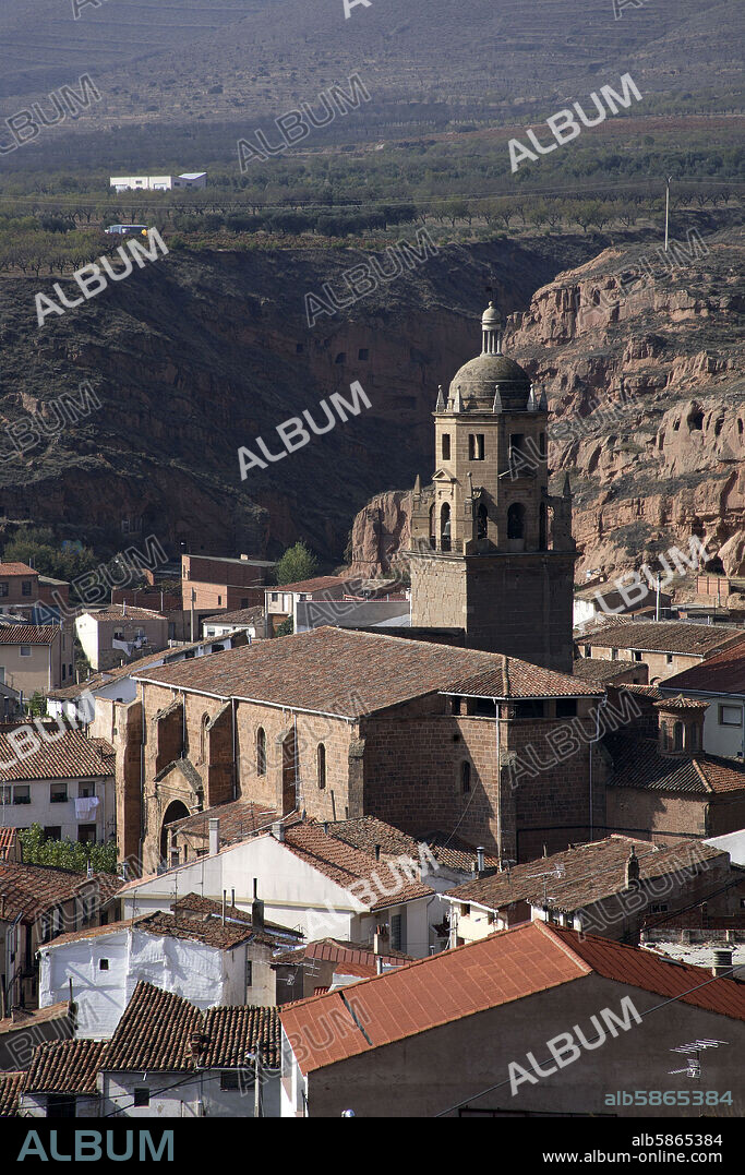 Arnedo; vista de Iglesia de San Cosme y San Damián (Valle de Cidacos).