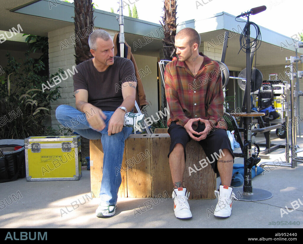 JUSTIN TIMBERLAKE and NICK CASSAVETES in ALPHA DOG, 2006, directed by NICK CASSAVETES. Copyright NEW LINE CINEMA / MICHAELS, DARREN.