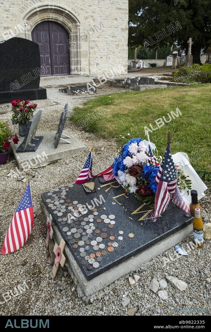 Grave of WW2 US Army medic Robert Wright at the Church église Saint-Côme-et-Saint-Damien at Angoville-au-Plain; Manche; Normandy; France; Europe.