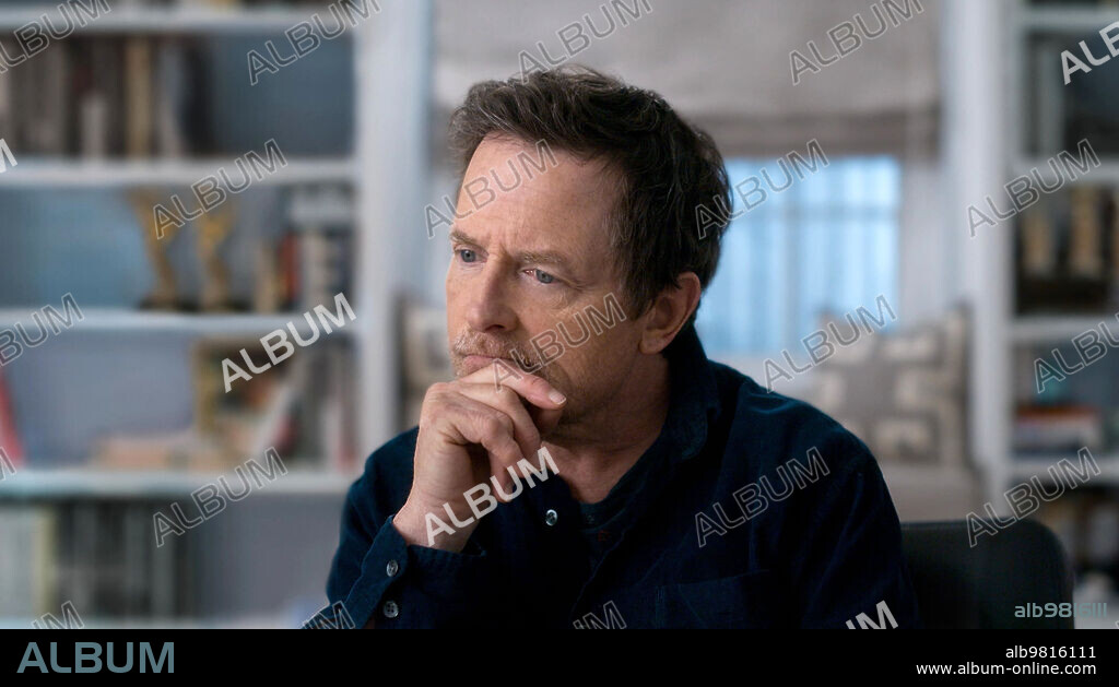 MICHAEL J FOX. MICHAEL J. FOX en LA VIDA DE MICHAEL J. FOX, 2023 (STILL), dirigida por DAVIS GUGGENHEIM. Copyright Concordia Studio.