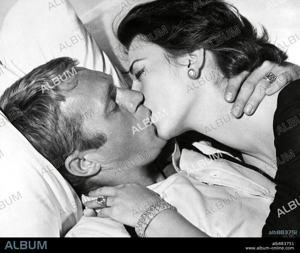 NATALIE WOOD und STEVE MCQUEEN in LOVE WITH THE PROPER STRANGER, 1963, unter der Regie von ROBERT MULLIGAN. Copyright PARAMOUNT PICTURES.
