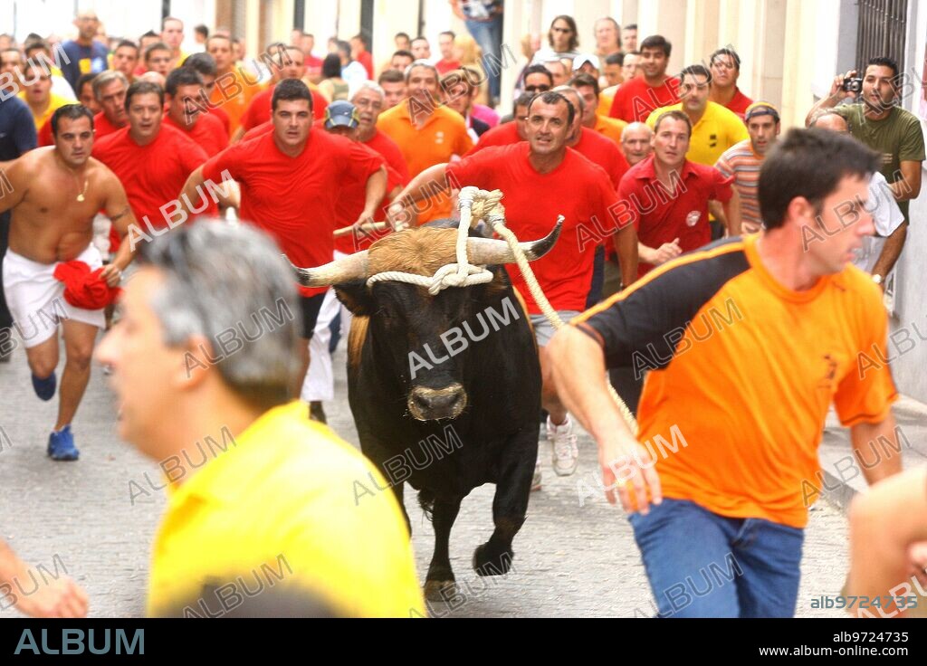 Córdoba.  09-09-07.  Toro de cuerda en Carcabuey.  Foto:  rafa alcaide. Archcor.