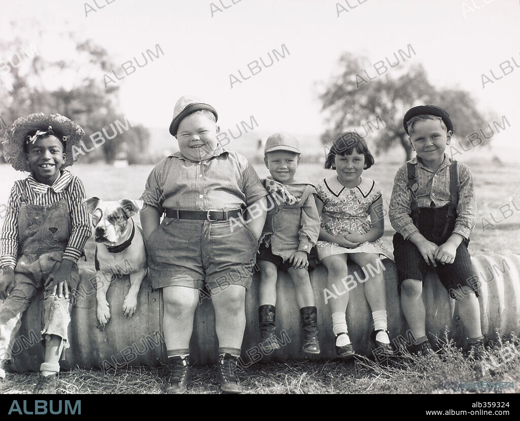 ALLEN 'FARINA' HOSKINS, BOBBY 'WHEEZER' HUTCHINS y MARY ANN JACKSON en LA PANDILLA, 1922 (OUR GANG), dirigida por ROBERT F. MCGOWAN. Copyright HAL ROACH.