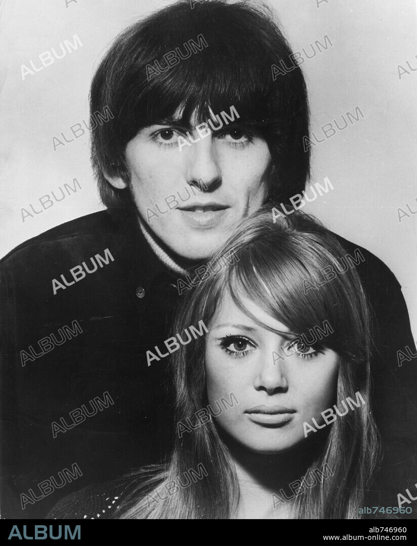 PATTI BOYD und GEORGE HARRISON. Jan 21, 1966; London, UK; Married years of the Beatles. Beatle bass player GEORGE HARRISON, 22, marries 21 year old model PATTIE BOYD at a small register office on the outskirts of London. Mandatory Credit: Photo by KEYSTONE Pictures/ZUMA Press. (©) Copyright 1966 by KEYSTONE Pictures. 21/01/1966