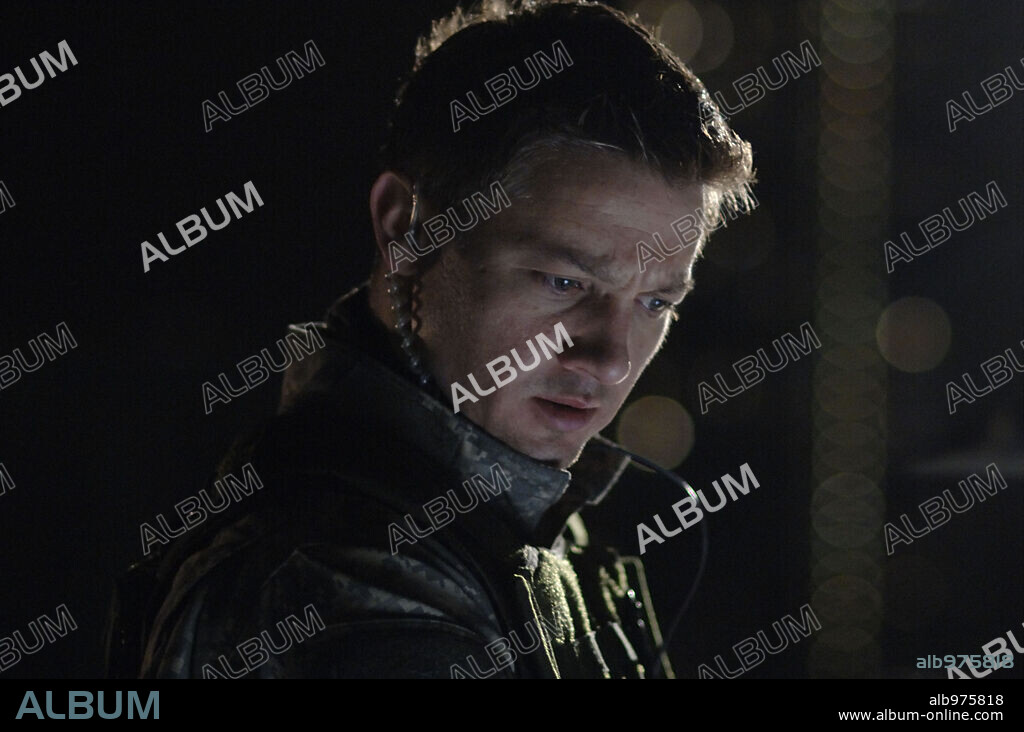 JEREMY RENNER in 28 WEEKS LATER, 2007, directed by JUAN CARLOS FRESNADILLO. Copyright FOX ATOMIC/DNA FILMS/UK FILM COUNCIL/ FIGMENT FILMS/SOCIEDAD / ALLNUT, SUSAN.