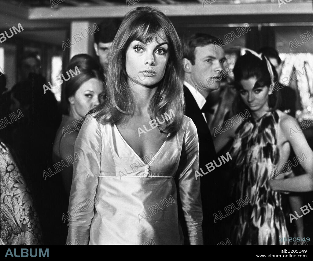 JEAN SHRIMPTON in PRIVILEGE, 1967, directed by PETER WATKINS. Copyright WORLD FILM-MEMORIAL/UNIVERSAL.