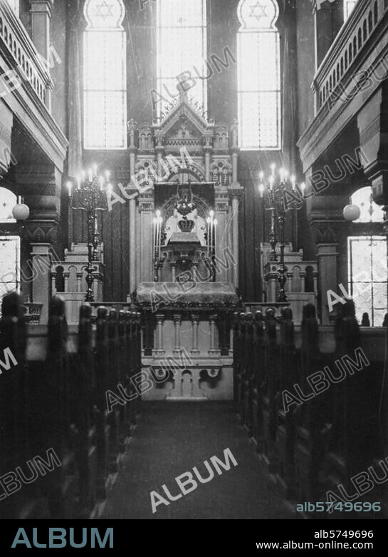 Neisse - Nysa (Oberschlesien, Polen), Synagoge. Innenansicht. Foto, undat.