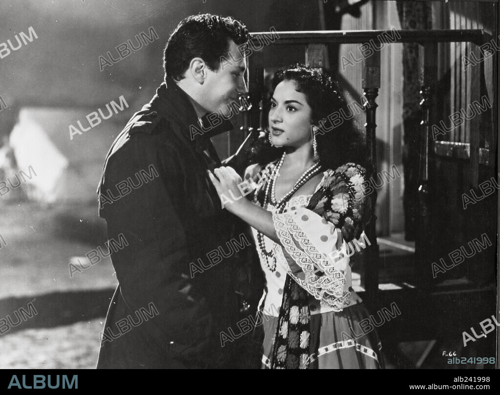 AGUSTIN LARA and LOLA FLORES in LA FARAONA, 1956, directed by RENE CARDONA. Copyright PRODUCCIONES ZACARIA S.A./SUEVIA FILMS.