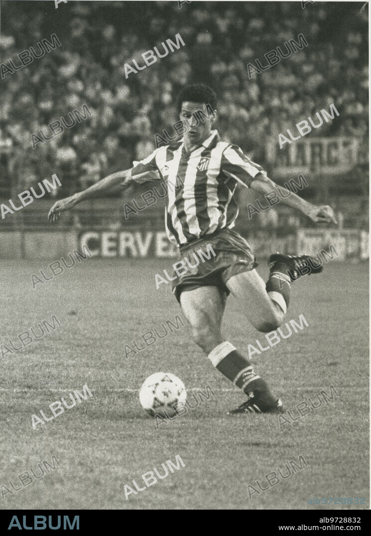 Madrid, 09/09/1990. Partido de liga disputado en el estadio Vicente Calderón entre el Atlético de Madrid y el Real Betis Balompié, que terminó con victoria local por 2 goles a 1. En la imagen, Baltazar.