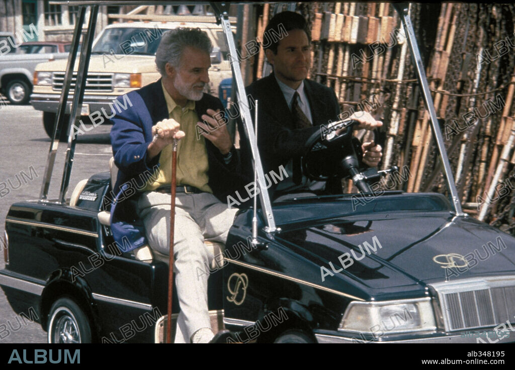 KEVIN KLINE and STEVE MARTIN in GRAND CANYON, 1991, directed by LAWRENCE KASDAN. Copyright 20TH CENTURY FOX.