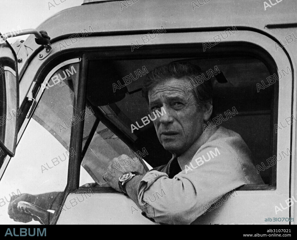 YVES MONTAND in THE THREAT, 1977 (LA MENACE), directed by ALAIN CORNEAU. Copyright VIADUC PRODUCTIONS.