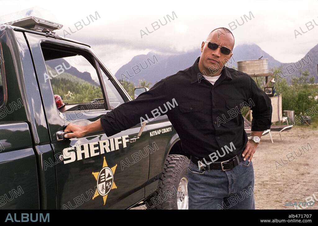 DWAYNE "THE ROCK" JOHNSON en PISANDO FUERTE, 2004 (WALKING TALL), dirigida por KEVIN BRAY. Copyright METRO GOLDWYN MAYER / AKESTER, BOB.