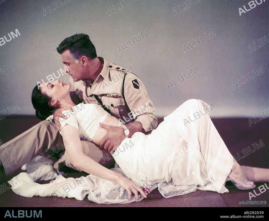 AVA GARDNER y STEWART GRANGER en CRUCE DE DESTINOS, 1956 (BHOWANI JUNCTION), dirigida por GEORGE CUKOR. Copyright M.G.M.
