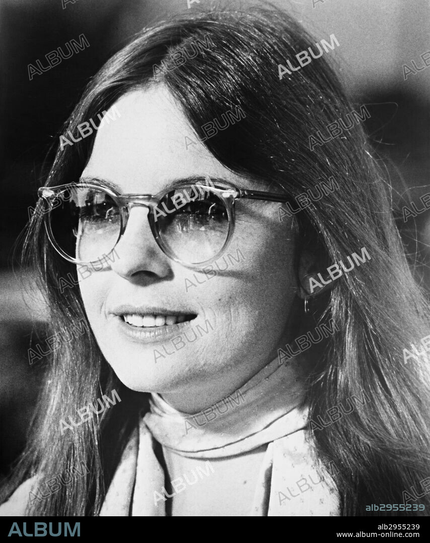 DIANE KEATON en ANNIE HALL, 1977, dirigida por WOODY ALLEN. Copyright UNITED ARTISTS.
