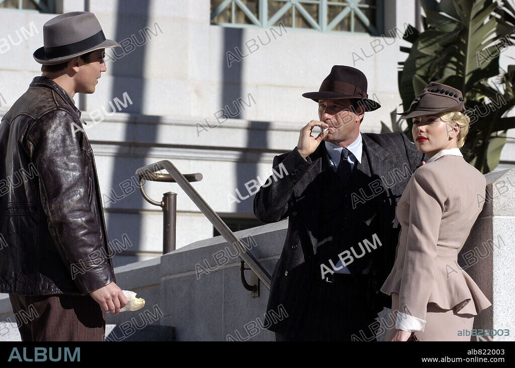 JOSH HARTNETT and SCARLETT JOHANSSON in THE BLACK DAHLIA, 2006, directed by BRIAN DE PALMA. Copyright UNIVERSAL PICTURES / KONOW, ROLF.