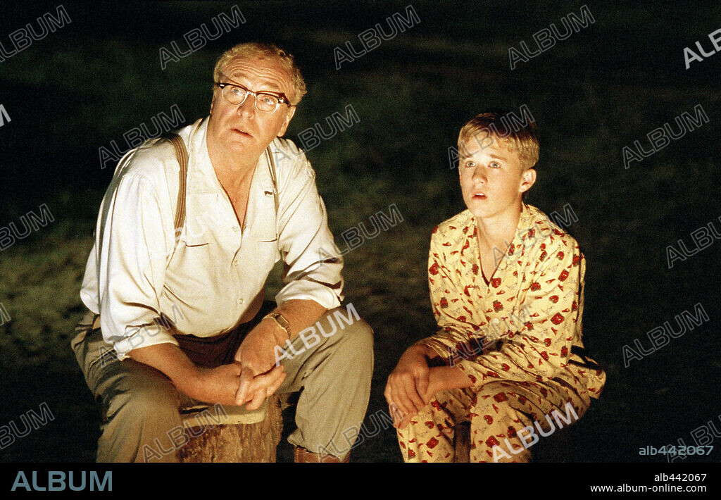 HALEY JOEL OSMENT y MICHAEL CAINE en EL SECRETO DE LOS MCCANN, 2003 (SECONDHAND LIONS), dirigida por TIM MC CANLIES. Copyright NEW LINE PRODUCTIONS / REDIN, VAN.