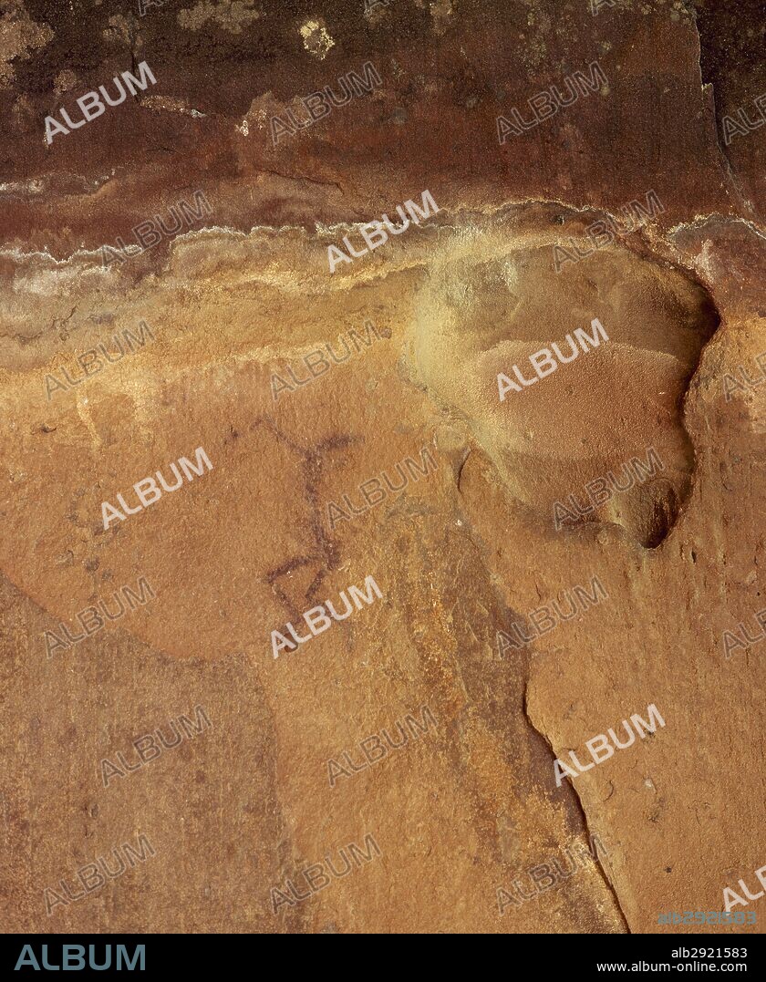 Parque Cultural de Albarracín. Abrigo del Arquero de los Callejones Cerrados. Estilo Levantino. Destaca la figura de un arquero pintado en rojo en posición horizontal, que sostiene su arco. 9000-45000 años de antigüedad. Patrimonio de la Humanidad por la Unesco. Sierra de Albarracín. Provincia de Teruel. Aragón. España.
