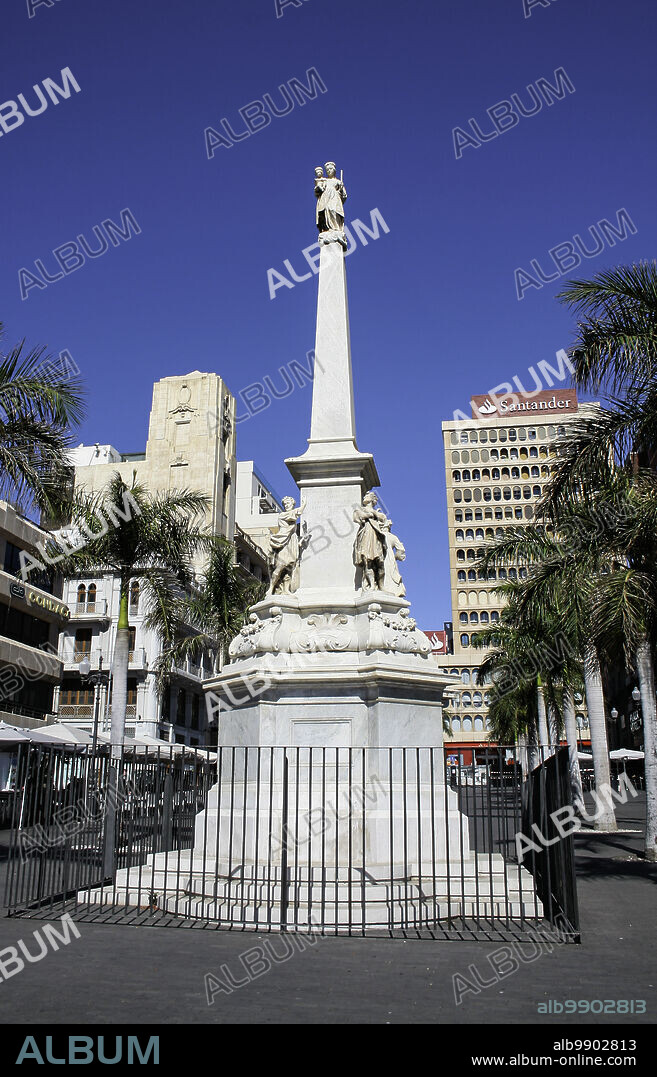 Santa Cruz de Tenerife, Tenerife, Comunidad Autonoma des Canarias, Spain. Palza de La Candelaria. Triunfo de La Candelaria, 18th century, sculptural ensemble attributed to the Genoese sculptor Pasquale Bocciardo (1778), one of the most rilevantes of the city.