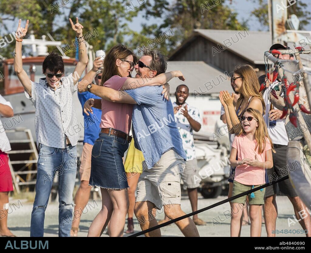CHLOE PERRIN, EMILY MORTIMER, GARY OLDMAN, OWEN TEAGUE and STEFANIE SCOTT in MARY, 2019. Copyright EMJAG Productions/ Entertainment One Features / Tucker Toole.