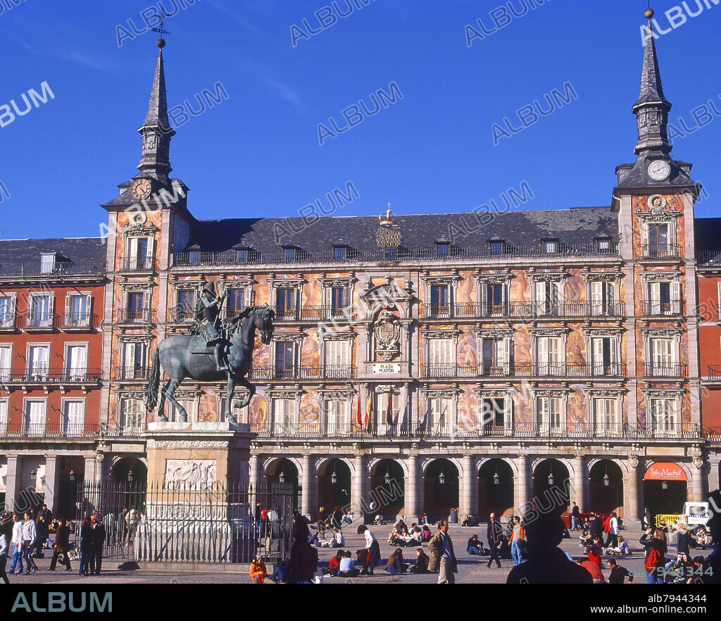 JUAN GOMEZ DE MORA (1586-1646). FACHADA DE LA CASA DE LA PANADERIA EN LA PLAZA MAYOR DE MADRID - COMENZADA POR DIEGO SILLERO - SIGLO XVII - FOTO AÑOS 00.