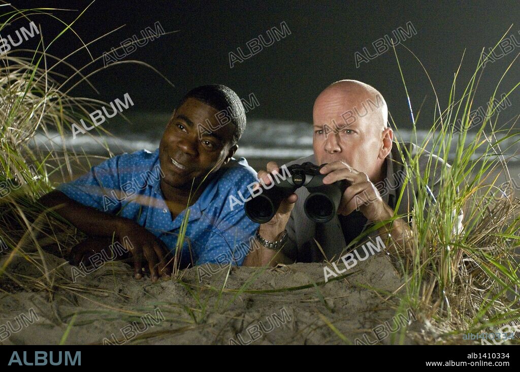 BRUCE WILLIS and TRACY MORGAN in COP OUT, 2010, directed by KEVIN SMITH. Copyright WARNER BROSS PICTURES/MARC PLATT PRODUCTIONS / GENSER, ABBOT.