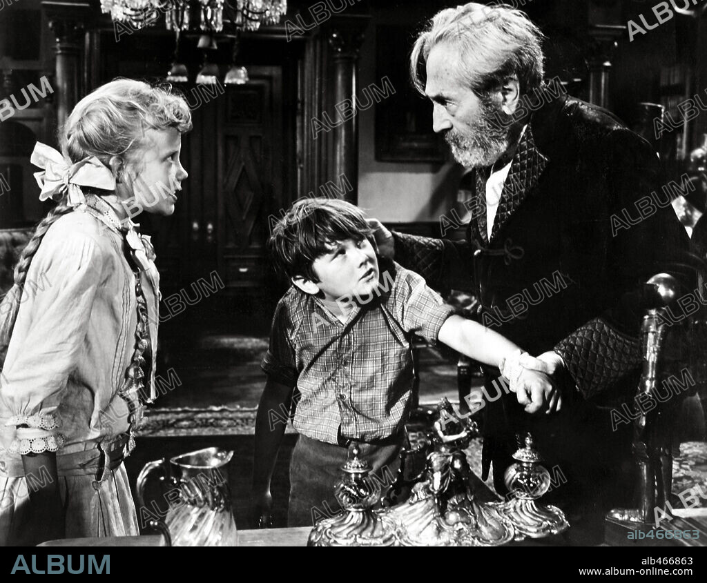 ADOLPHE MENJOU, HAYLEY MILLS and KEVIN CORCORAN in POLLYANNA, 1960. Copyright WALT DISNEY PICTURES.