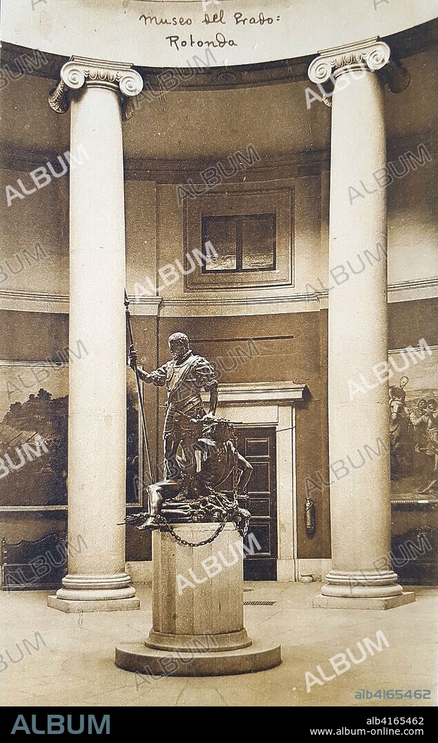 LEONE LEONI. Madrid. Museo del Prado. Rotonda jónica y estatua de Carlos V dominando al furor.