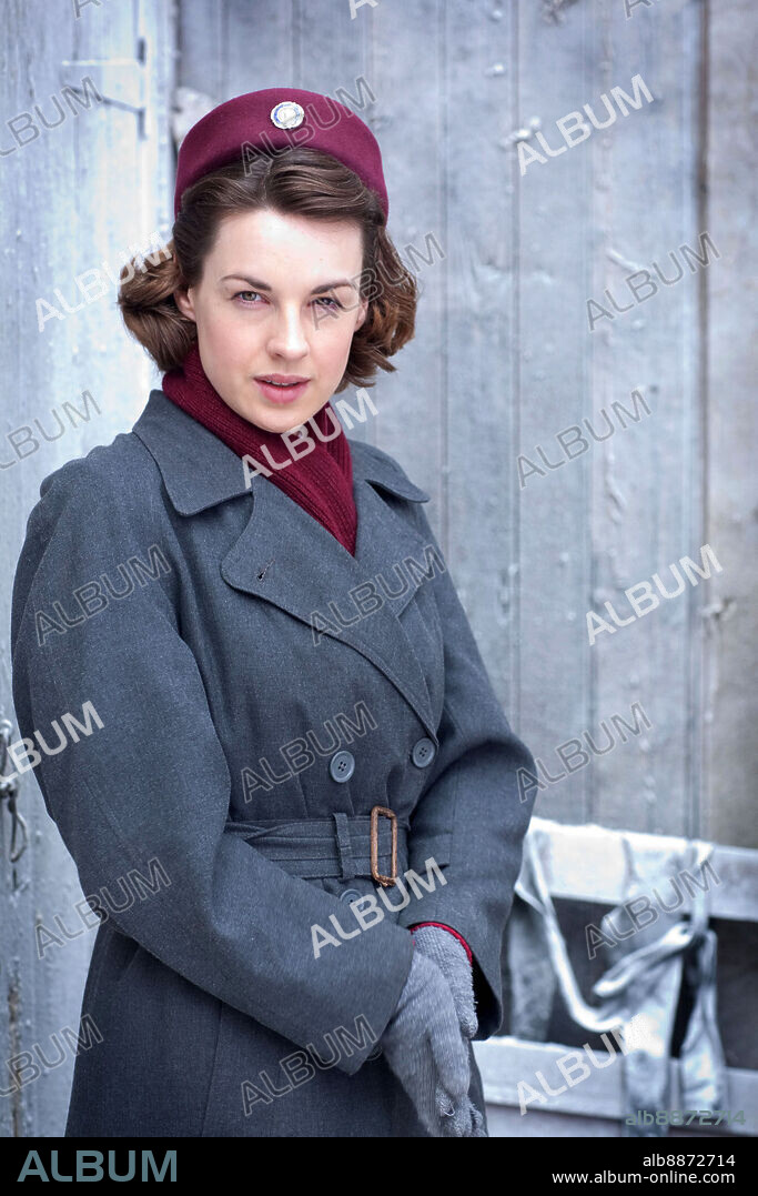 JESSICA RAINE en LLAMA A LA COMADRONA, 2012 (CALL THE MIDWIFE), dirigida por HEIDI THOMAS. Copyright BRITISH BROADCASTING CORPORATION (bbc).