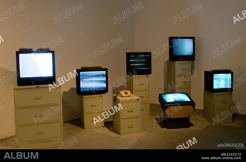 6 TV DE-COLL / AGE (1963) WOLF VOSTELL, M. REINA SOFIA.