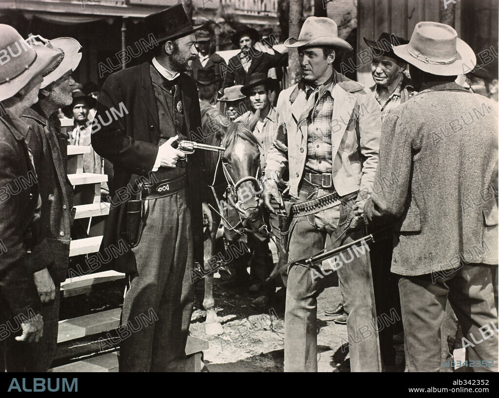 JAMES STEWART en TIERRAS LEJANAS, 1954 (THE FAR COUNTRY), dirigida por ANTHONY MANN. Copyright UNIVERSAL PICTURES.
