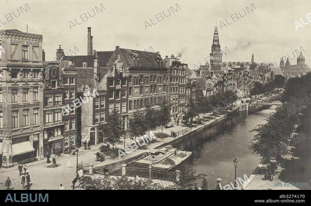 Oudezijdsvoorburgwal at Damstraat seen from a house on the Herengracht 185 or 187, Amsterdam, The Netherlands, Damstraat, OZ Voorburgwal Oudekerksplein, St. Nicholas Church, Gerrit Hendricus Heinen, H. Kleinmann & Co, 1895 - 1898.