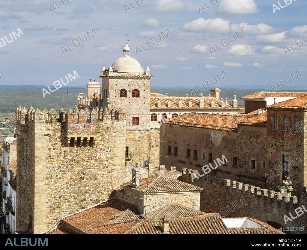 Torre del Bujaco. Murallas del Palacio de Moctezuma, Cáceres.