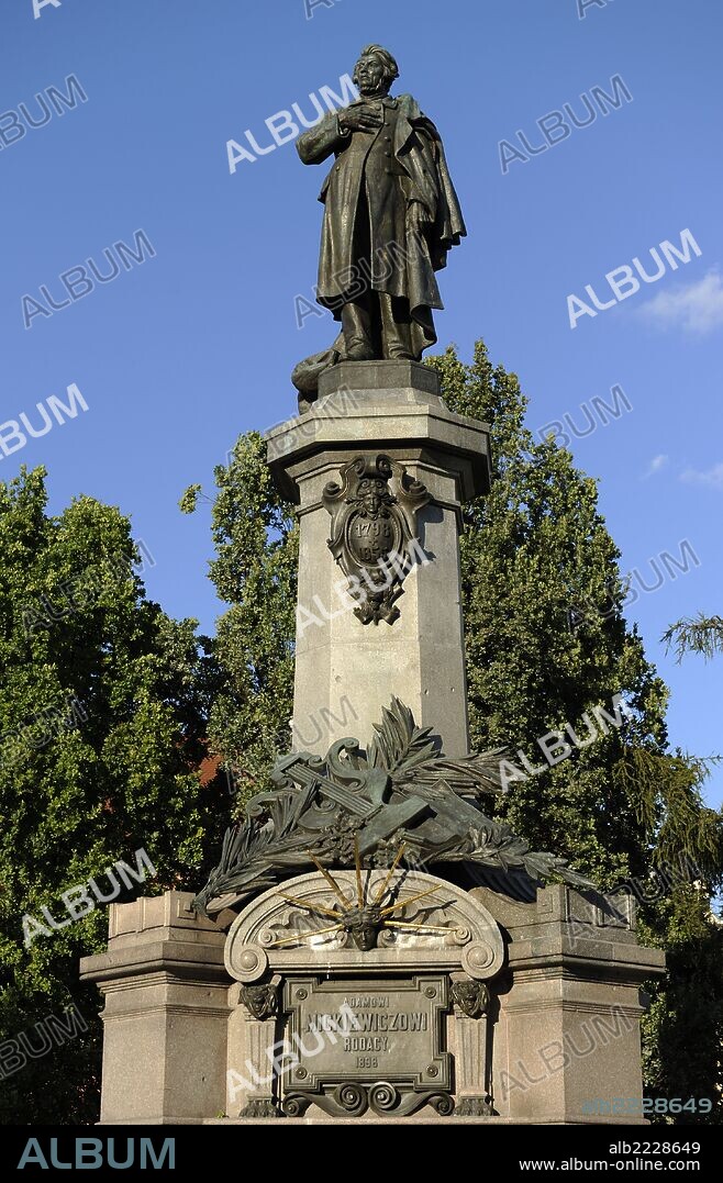 Adam Mickiewicz de Poraj (1798-1855). Poeta y patriota polaco, cuya obra marca el comienzo del Romanticismo en su país. Monumento conmemorativo. Varsovia. Polonia.