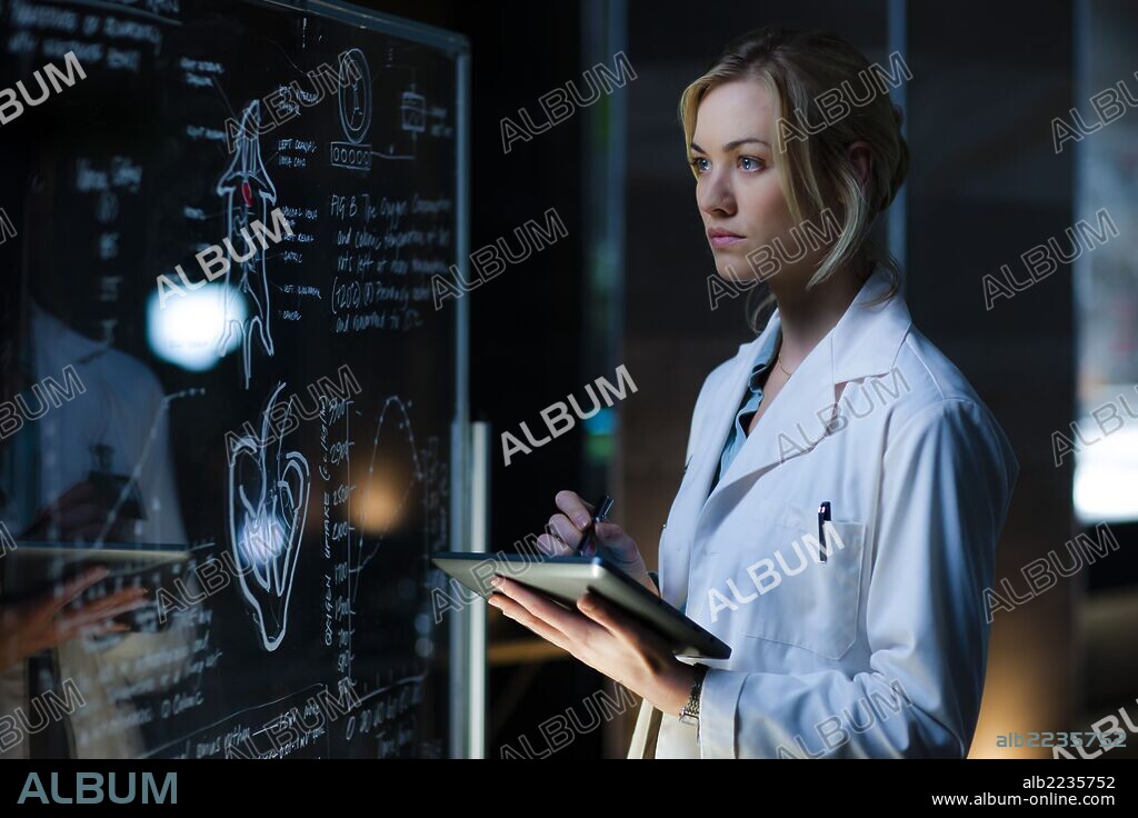 YVONNE STRAHOVSKI in I, FRANKENSTEIN, 2014, directed by STUART BEATTIE. Copyright LAKESHORE ENTERTAINMENT.
