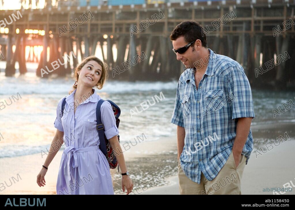 ADAM SANDLER and KERI RUSSELL in BEDTIME STORIES, 2008, directed by ADAM SHANKMAN. Copyright WALT DISNEY PICTURES / BENNETT, TRACY.