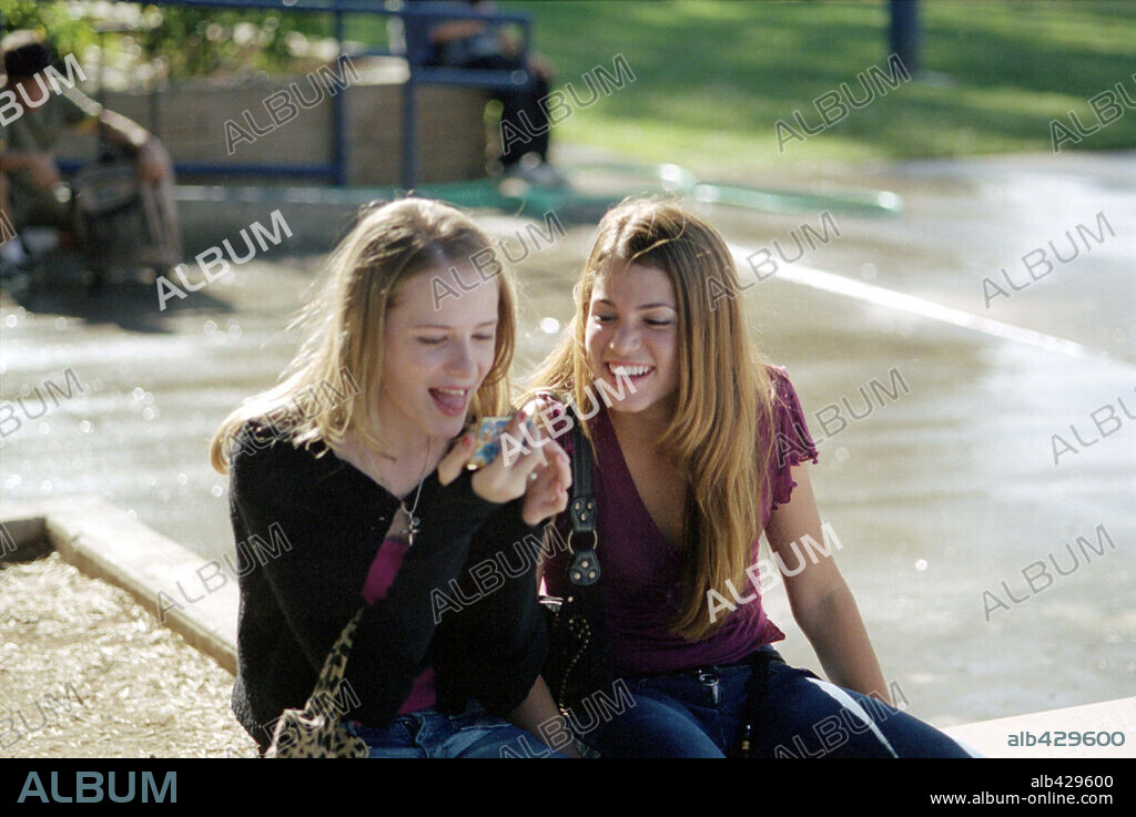 EVAN RACHEL WOOD et NIKKI REED dans THIRTEEN, 2003, réalisé par CATHERINE HARDWICKE. Copyright 20TH CENTURY FOX / FOX, ANNE MARIE.