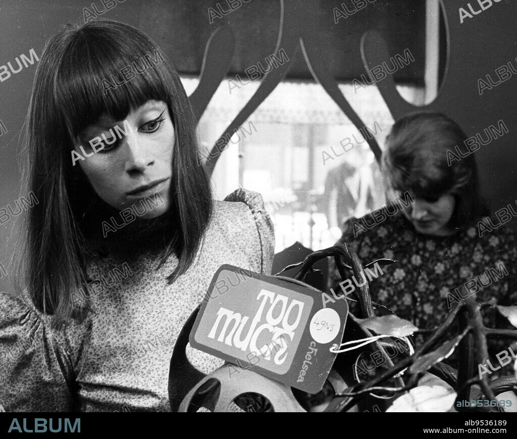RITA TUSHINGHAM in SMASHING TIME, 1967, directed by DESMOND DAVIS. Copyright PARAMOUNT PICTURES.