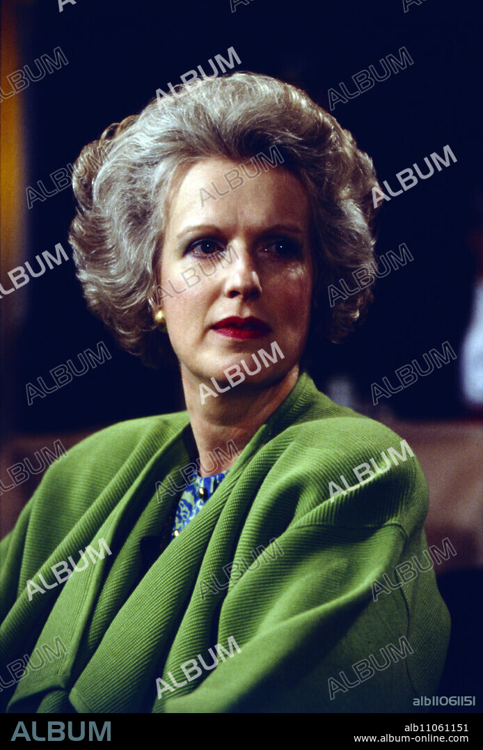 Alexandra von der Wenge Countess Lambsdorff, née Countess von Quistorp, wife of Otto Graf Lambsdorff, German manager, founder and treasurer of the German-Russian Forum, portrait from 1990.