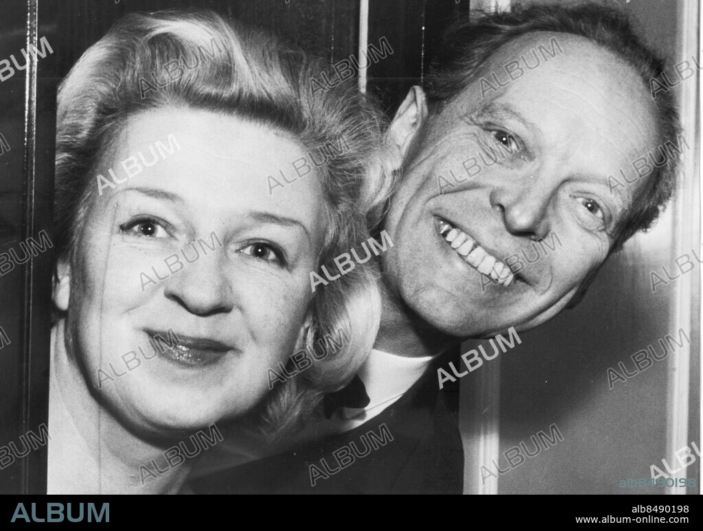 Göteborg 1960-tal - Sångaren Harry Brandelius med (troligen hustrun Ingalill Rosvald) *** Local Caption *** . KAMERAREPORTAGE.