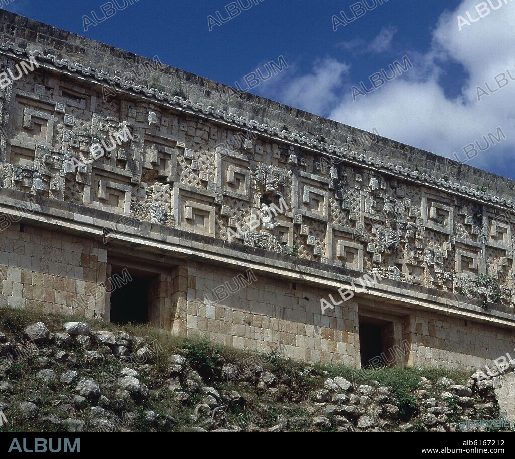 PALACIO GOBERNADOR-FACHADA PRINCIPAL-CELOSIA-ARTE MAYA.