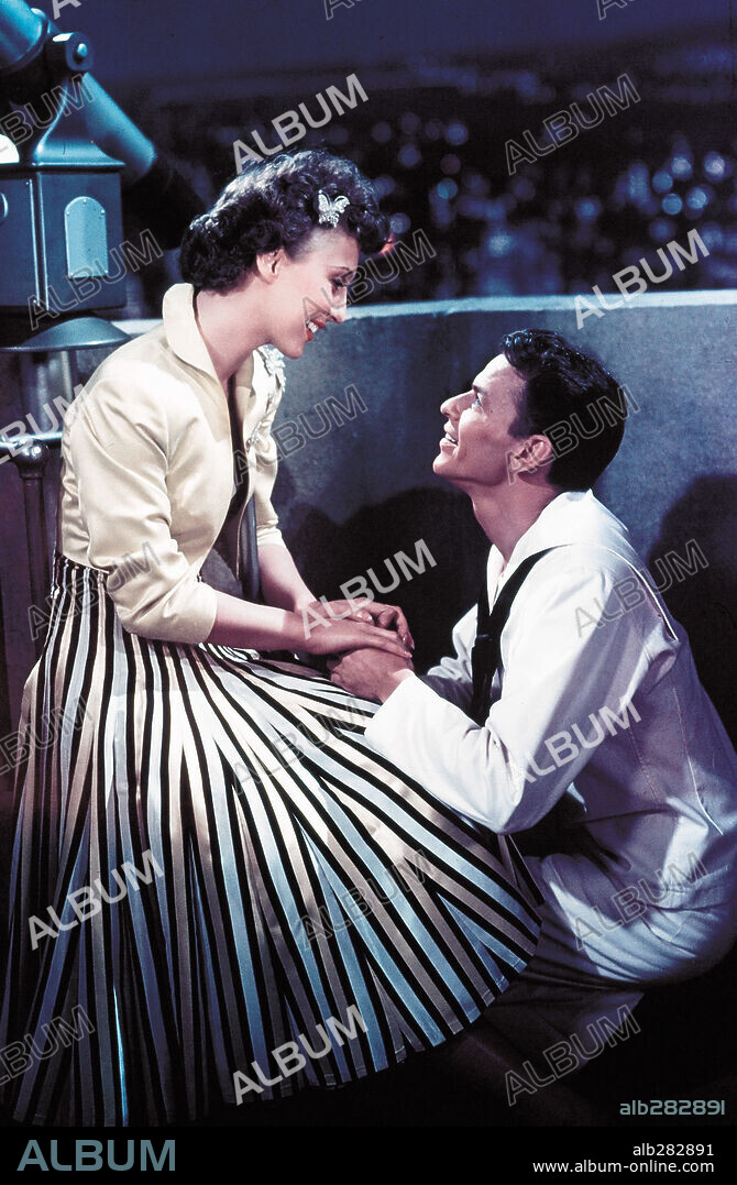 BETTY GARRETT and FRANK SINATRA in ON THE TOWN, 1949, directed by GENE KELLY and STANLEY DONEN. Copyright M.G.M.