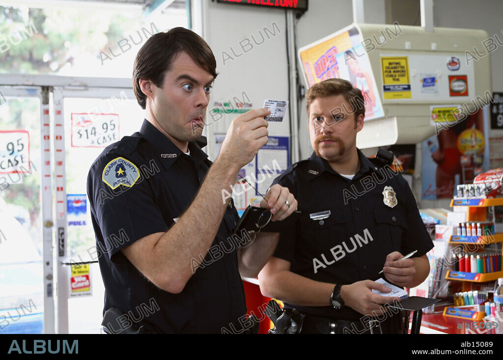 BILL HADER and SETH ROGEN in SUPERBAD, 2007, directed by GREG MOTTOLA. Copyright COLUMBIA BROADCASTING SYSTEM/APATOW PRODUCTIONS.