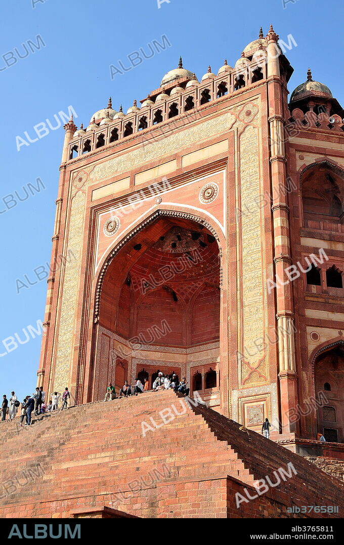 Monumental Gate (Buland Darwaza), Jama Masjid Mosque, Fatehpur Sikri, UNESCO World Heritage Site, Uttar Pradesh, India, Asia.
