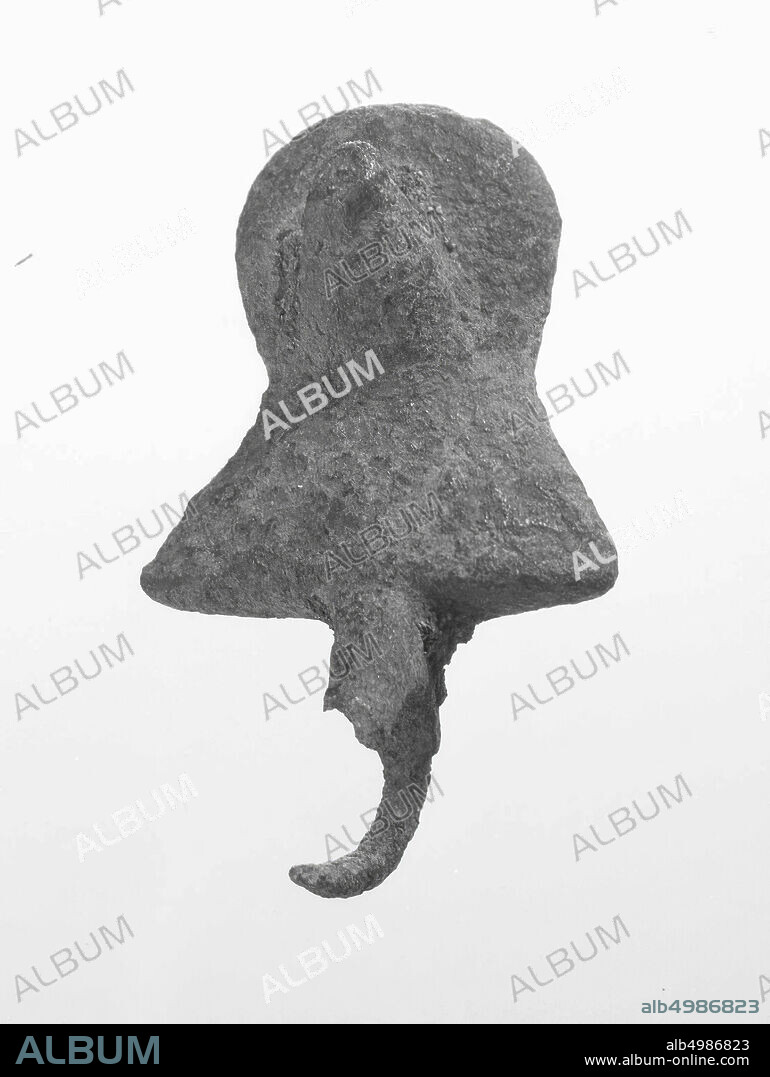 Bronze pendant, eye broken. Amulet in the shape of a phallus., Amulet, metal, bronze, length: 3,4 cm, roman 1-300, Netherlands, South Holland, Rotterdam, Rozenburg.