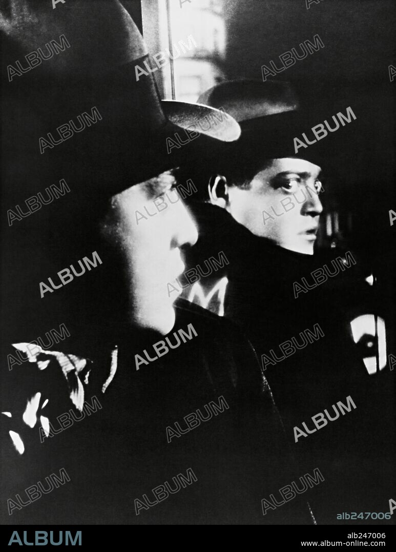 PETER LORRE en M, EL VAMPIRO DE DUSSELDORF, 1931 (M), dirigida por FRITZ LANG. Copyright NERO-FILM AG, BERLIN.