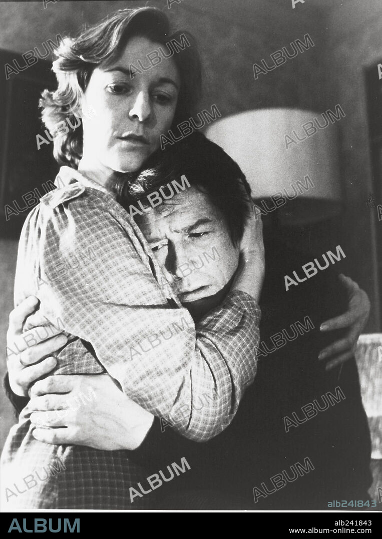 JANE ALEXANDER y JOHN HURT en FUGA DE NOCHE, 1981 (NIGHT CROSSING), dirigida por DELBERT MANN.