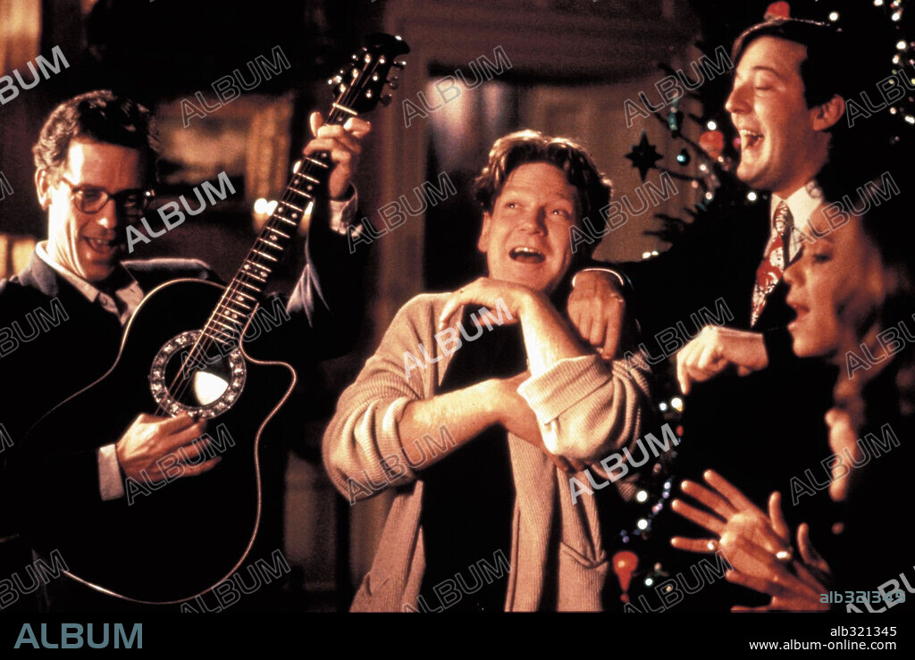 HUGH LAURIE, KENNETH BRANAGH et STEPHEN FRY dans PETER'S FRIENDS, 1992, réalisé par KENNETH BRANAGH. Copyright RENAISSANCE/SAMUEL GOLDWYN/CHANNEL 4.
