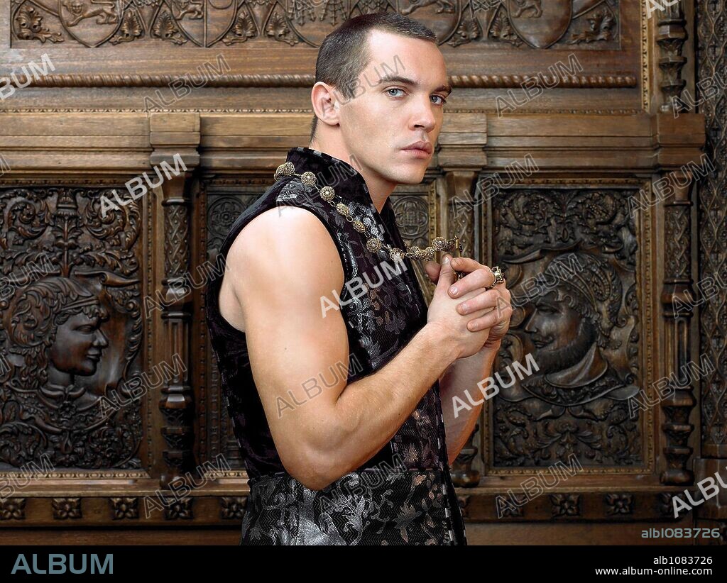 JONATHAN RHYS MEYERS dans THE TUDORS, 2007, réalisé par CIARAN DONNELLY, JEREMY PODESWA, MICHAEL HIRST et STEVE SHILL. Copyright BORD SCANNAN NA HEIREANN/CANADIAN BROADCASTING CORP.