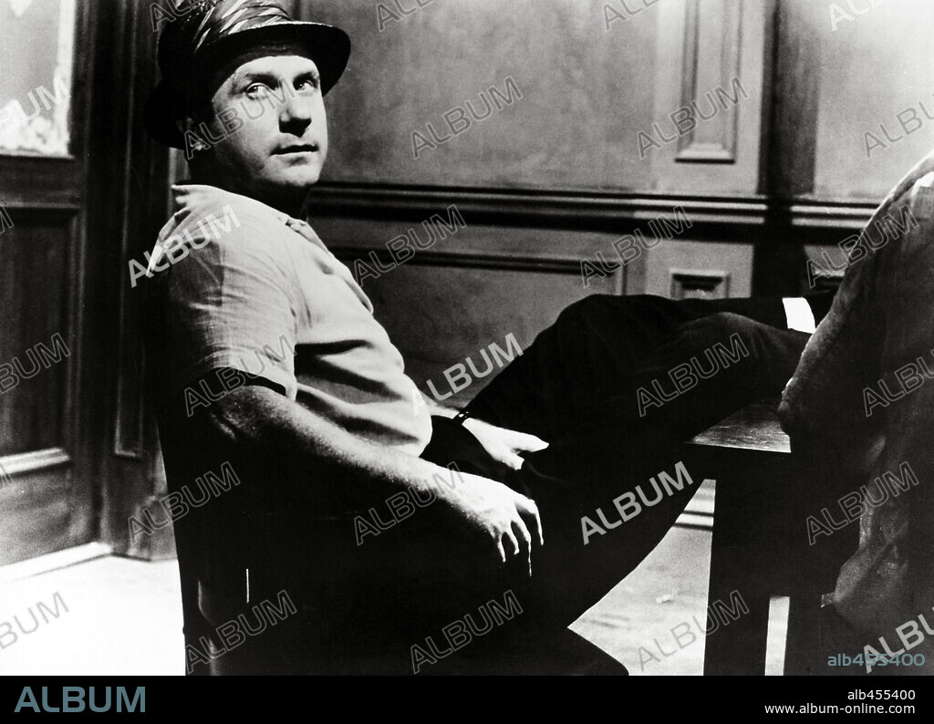 JACK WARDEN en DOCE HOMBRES SIN PIEDAD, 1957 (12 ANGRY MEN), dirigida por SIDNEY LUMET. Copyright UNITED ARTISTS.